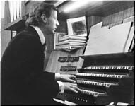             Michael Reckling en 1976 
  al gran Órgano Blancafort de Marbella  
        el ÓRGANO DEL SOL MAYOR 