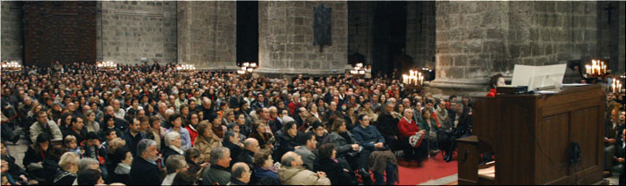  Más de 2.000 personas asistieron 
al Gran Concierto de Navidad 2009
