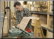  creando la consola del Órgano, 
usando madera de roble macizo