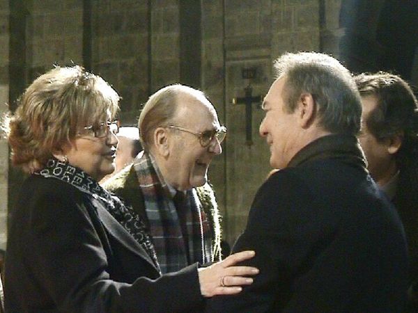 D. Pedro Aizpurua y &Aacute;ngelines 
con directivos de Caja Espa&ntilde;a