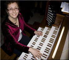                        PILAR CABRERA
Organista del gran Órgano Allen de la Catedral