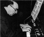  Jes&uacute;s Guridi al piano 
