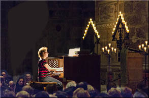         PILAR CABRERA
     al gran &Oacute;rgano Allen 
 de la Catedral de Valladolid 