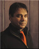       EL&Iacute;AS MART&Iacute;NEZ
interpretando obras para
       Gaita, Dulzaina, 
      Flauta castellana 
  y Flauta con Tamboril.